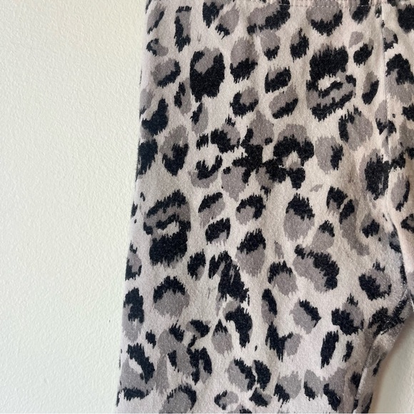 🌼 5/$25 Old Navy Girls Leopard Print Leggings Gray Black Size 5T - Picture 2 of 8